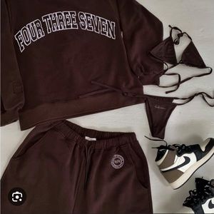 437 espresso crewneck size small